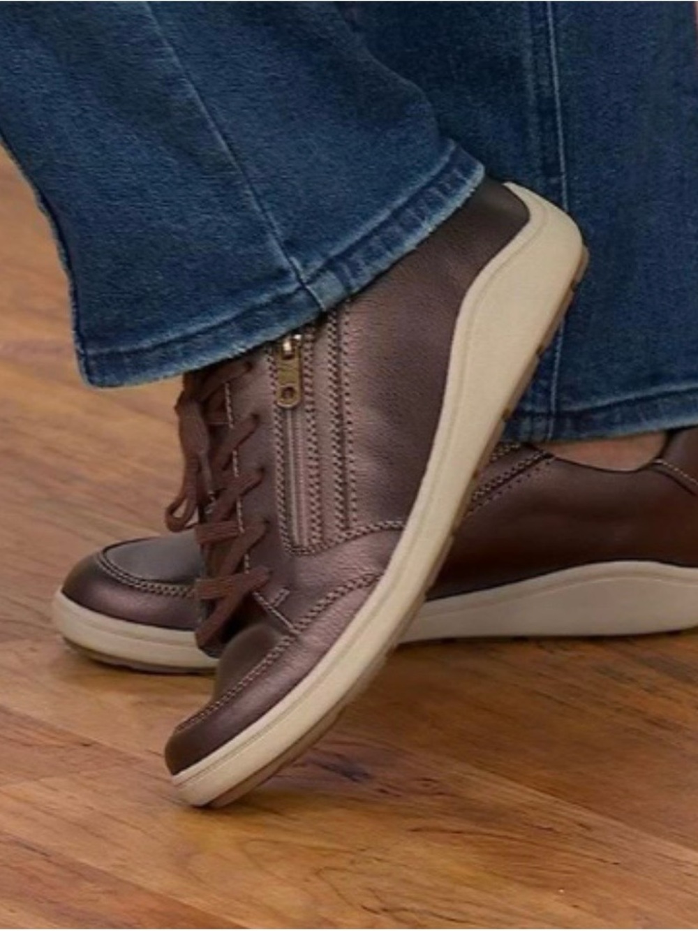 Clarks Women Collection Bryianna Bayla trainers in Bronze Metallic Leather